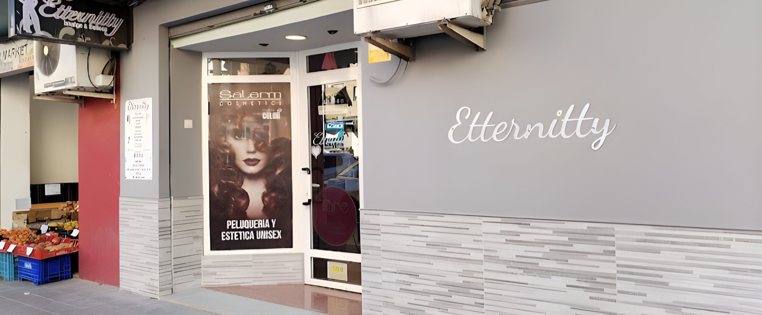 Imágen del exterior del salón de belleza de Etternitty